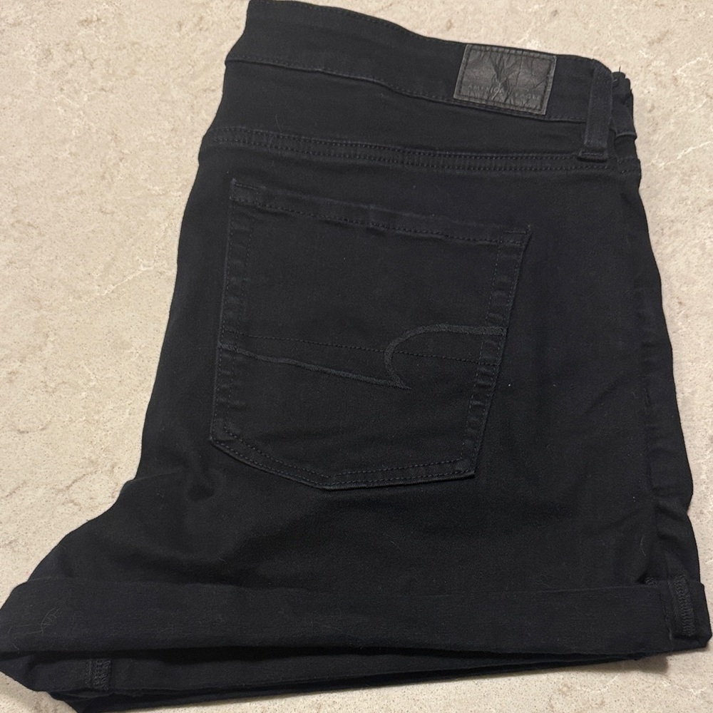 BLACK AMERICAN EAGLE DENIM SHORTS